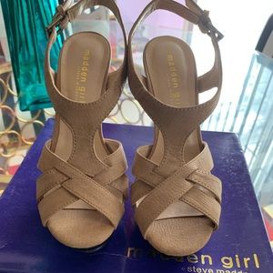 Madden girl soft faux leather strap Sandel